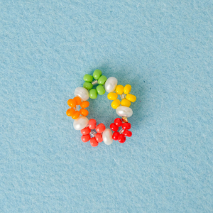 Кольцо ромашки цветные на жемчуге